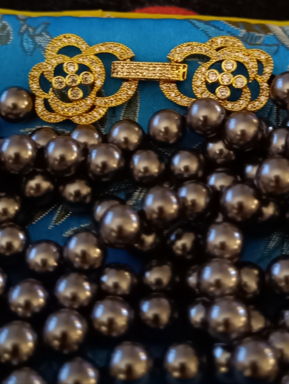 Gold-Accented Black Pearl Necklace - Elegant Women's Jewelry 24 Inches - Picture 2 of 2